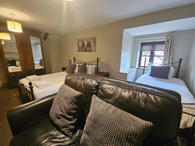 Bedroom 2, The Swan Inn, Norfolk