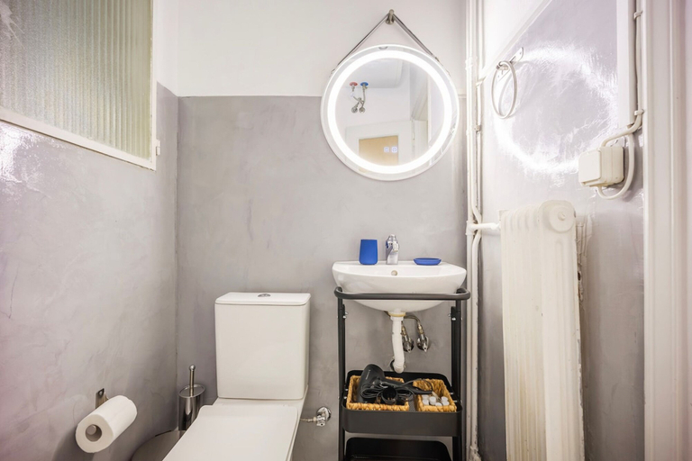 Room 3, Sunny Cozy 3bd apt Just a min Away to Acropolis, Attica