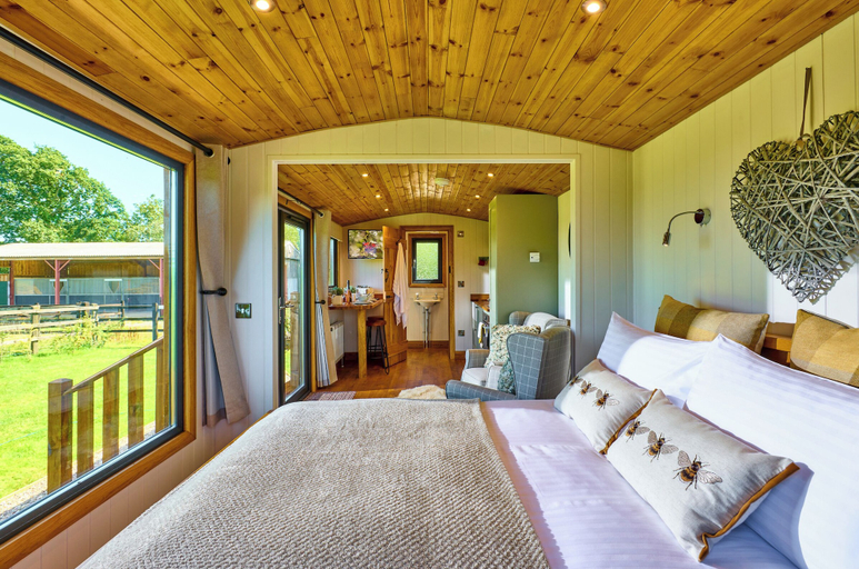 Bedroom 3, Ockeridge Rural Retreats, Worcestershire