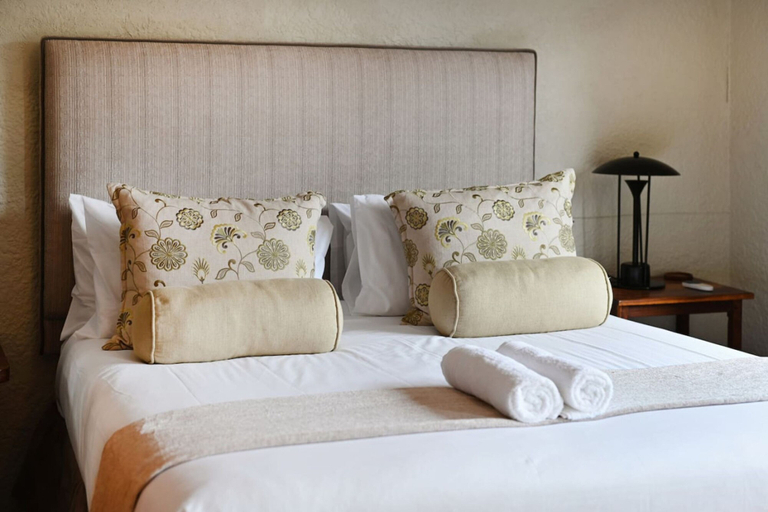 Room 2, Cozy 2-bed Apartment Below Table Mountain, City of Cape Town