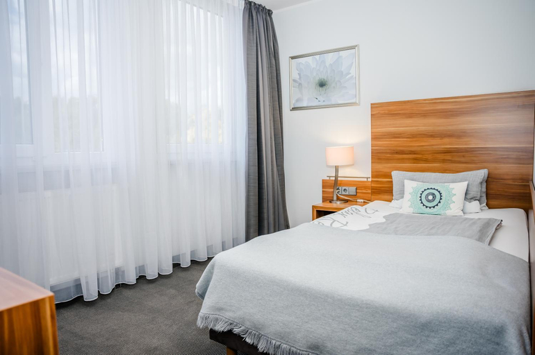 Bedroom 3, Hotel Burgholz, Düren