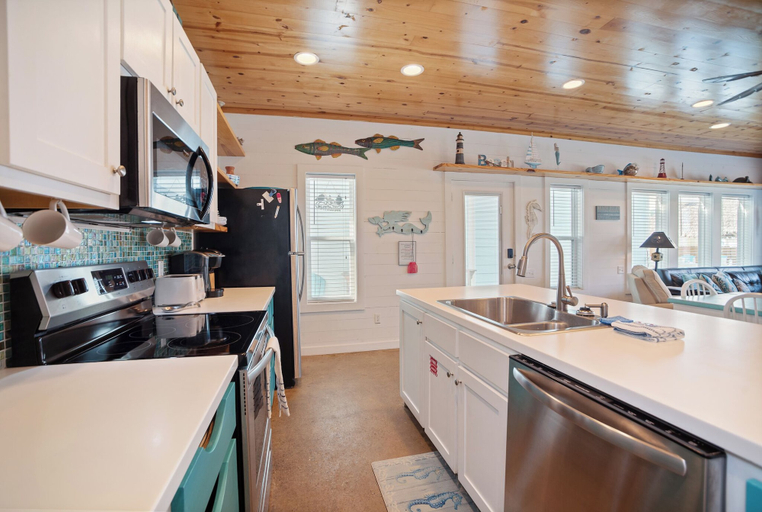 Interior 2, Another Day in Paradise - Beach Gear Credit Included!, Nueces