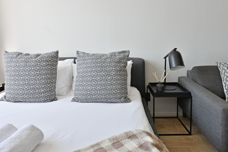 Room 2, Modern Apt Co-working East City, City of Cape Town