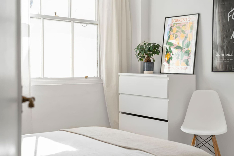 Room 3, 2-bed Knightsbridge Home, London
