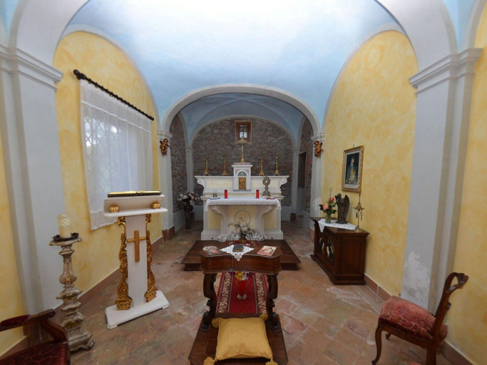 Room 3, Villa in Uzzano With Private Pool & Garden, Pistoia