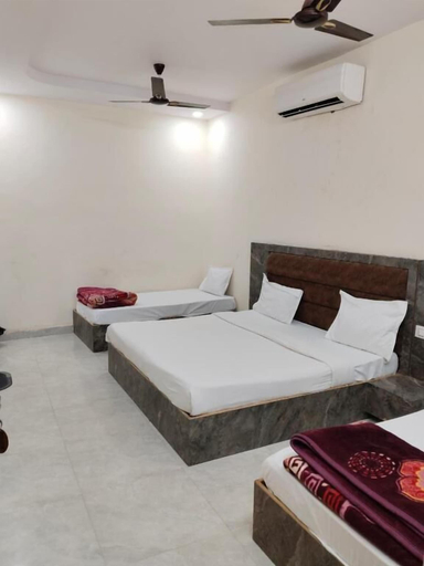 Room 4, Meera residency vrindavan, Mathura