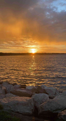 Room 2, Solomons Island 6BR Family Getaway, Calvert