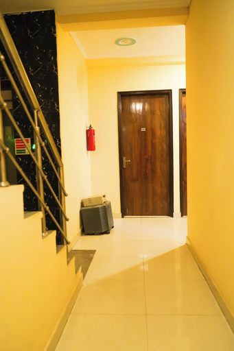 Interior 2, Roomshala Hotel Smart, Delhi