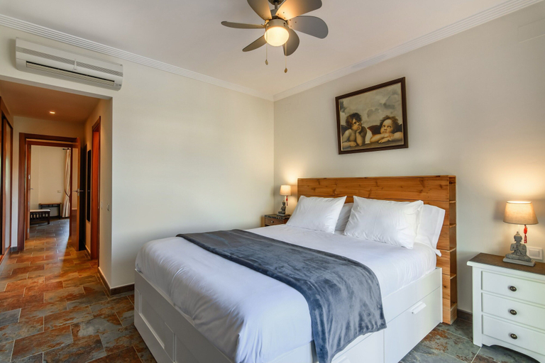 Room 4, Golf Apartment for 4 Guests, Huelva