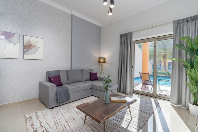 Exterior 3, 3BR Townhouse w Private Pool, Dubai