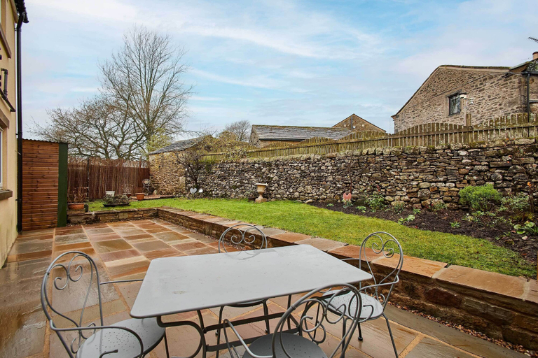 Room 2, Host and Stay 36 Hardy Meadows, North Yorkshire