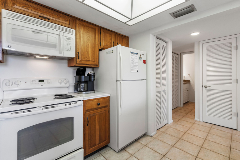 Interior 3, Midnight Cove II - Doveplum, Sarasota