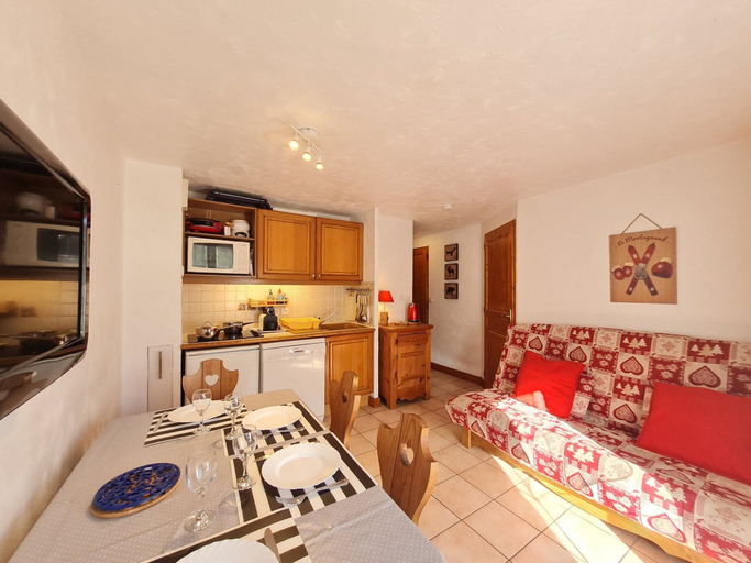 Living room 4, Apartment With Garden & Terrace, Isère