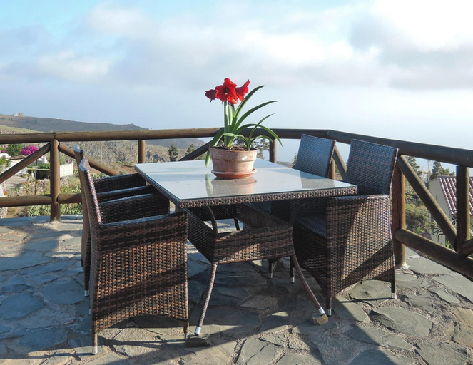 Balcony 2, Seaview Holiday Home for 4, Santa Cruz de Tenerife