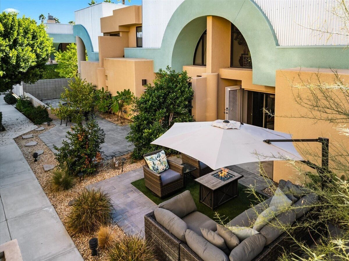 Terrace/patio 2, Hollywood Cinema Masterpiece, Riverside