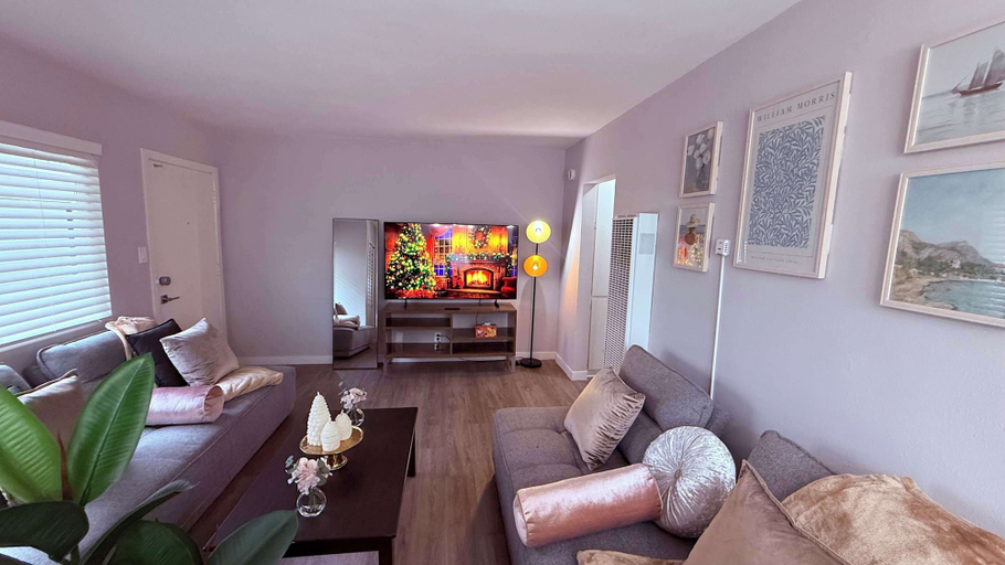 Room 2, Oneluxstay 1BR Home Near the Beach, Los Angeles
