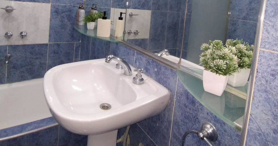 Bathroom 3, Plaza Independencia Mendoza Sol y Nieve, Capital