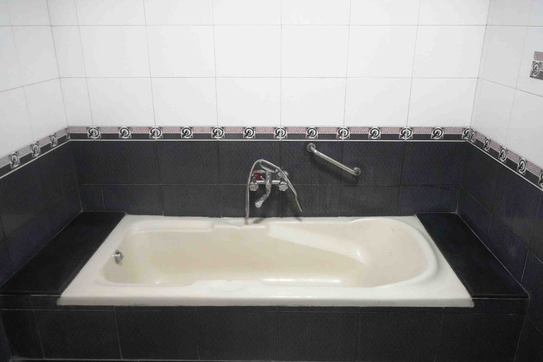 Bathroom 4, The Grand Krishna Rooms, Bangalore