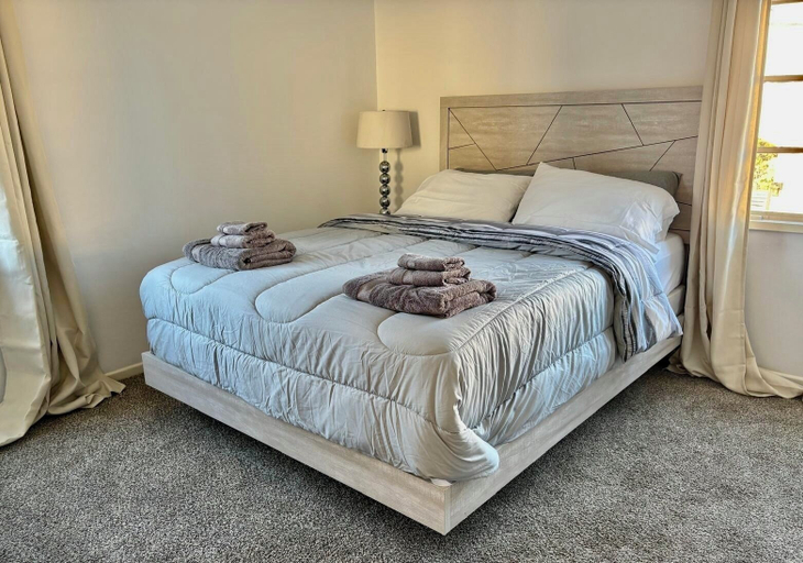 Primary image, SMA Apartments, Los Angeles