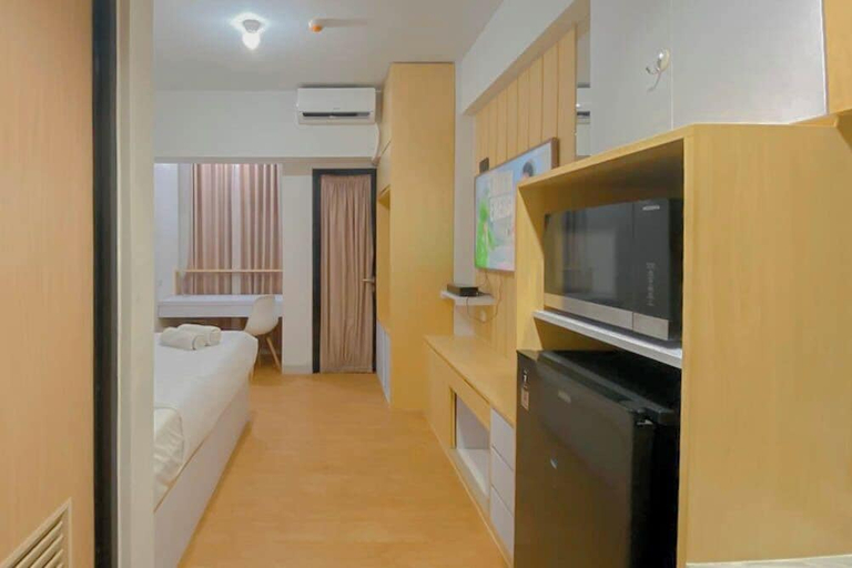 Room 2, Standard Studio At The Alton Apartment, Semarang