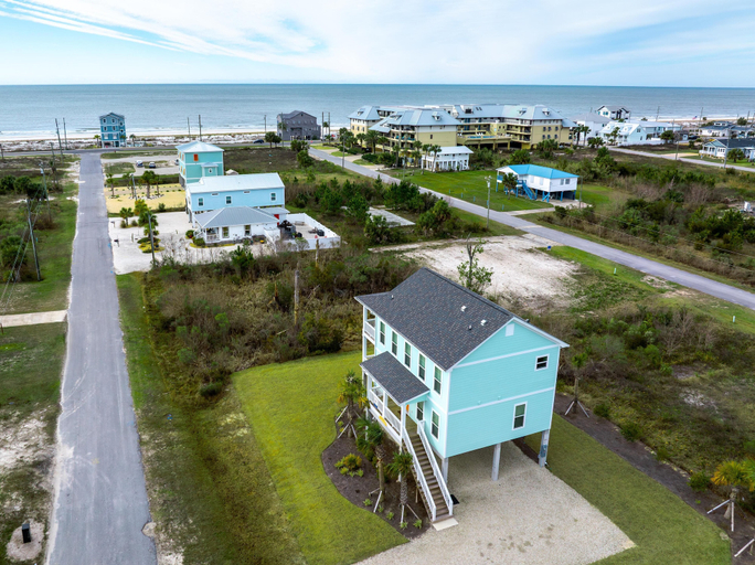 Exterior & Views 2, Reel Amerivibes, Bay