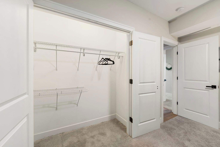 Room 4, Spacious Pilsen Dual-unit Stay for Large Groups, Cook