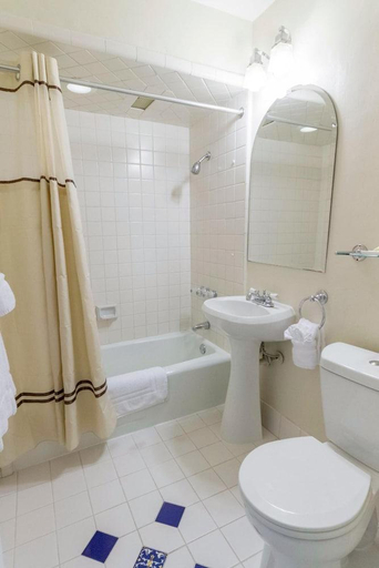 Bathroom 4, Coast Village Inn - Santa Barbara, Santa Barbara