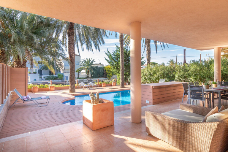 Pool 1, Villa in Empuriabrava With Private Pool, Girona