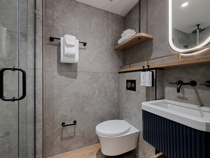 Bathroom 4, voco TIMES SQUARE by IHG, New York