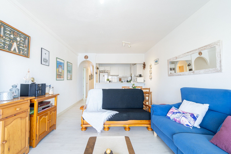 Living room 3, Modern Apartment With Canal Views and Pool, Girona