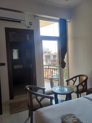 Others 3, The Hotel JRS, Garhwal