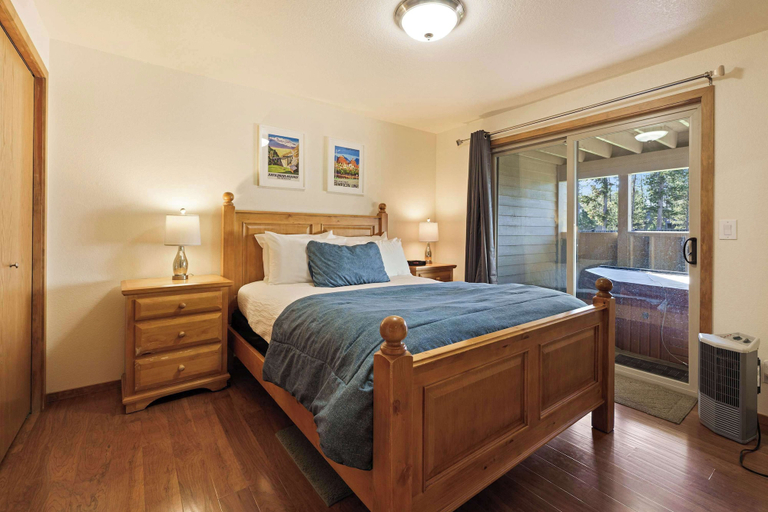 Interior 2, Fairway Village 8, Deschutes