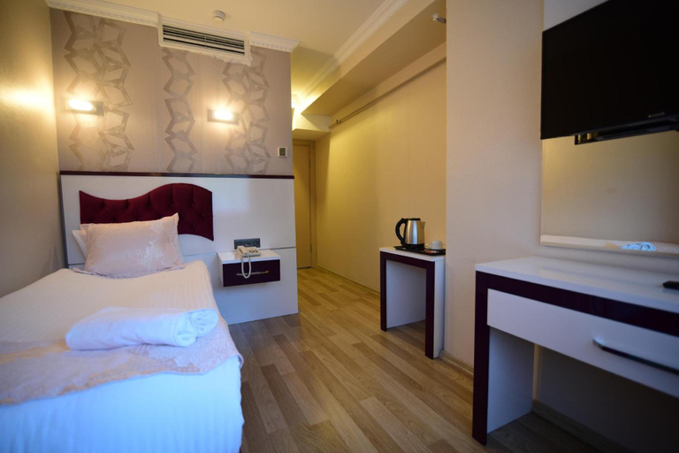 Bedroom 3, Ozdemir Palas, Çankaya