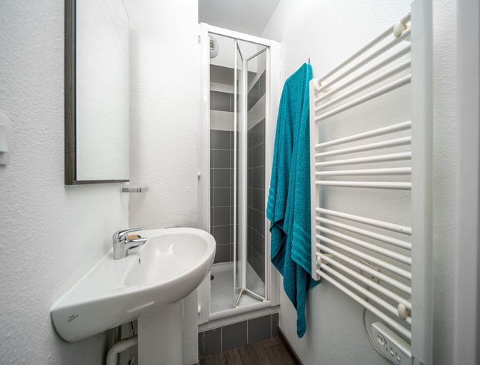 Bathroom 4, C. Du Verdon Ndeg3308 - 3P6, Alpes-de-Haute-Provence