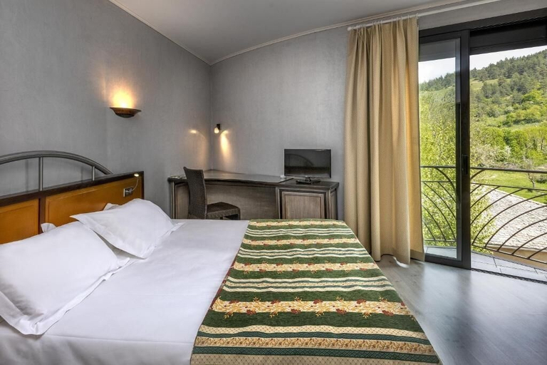 Bedroom 3, Logis Hotel Restaurant Mont Aigoual, Lozère