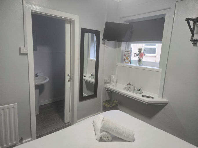 Bathroom, PeekaBooze, Blackpool