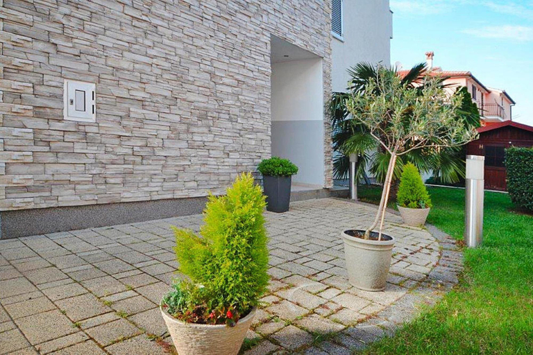 Exterior 3, Modern Seaside Apartment in Rovinj, Rovinj