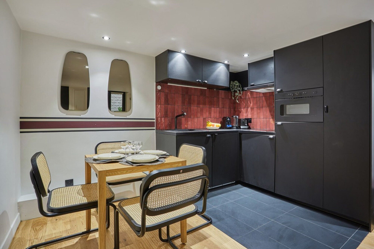 Private kitchen, Charming Apartment Faubourg St Honore Madeleine, Paris