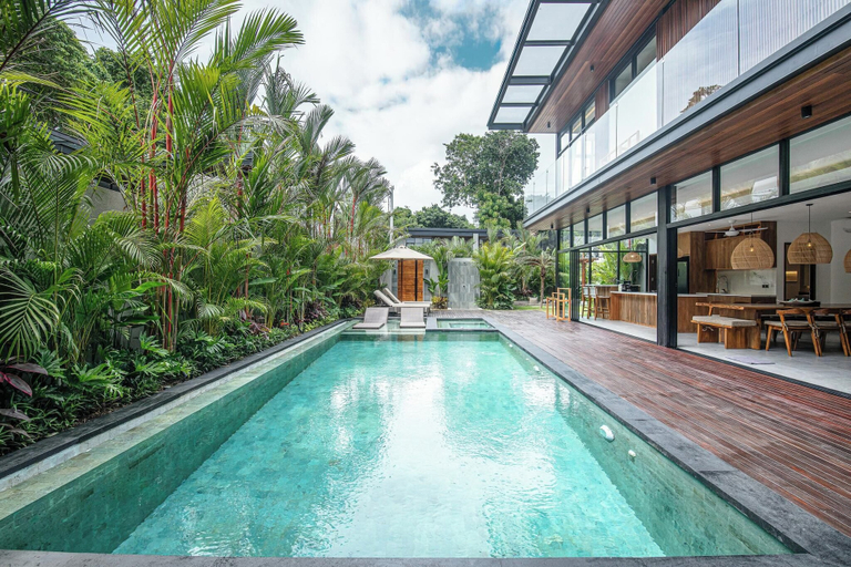 Exterior 3, Elegant 6BR Canggu Villa Steps From the Ocean, Badung