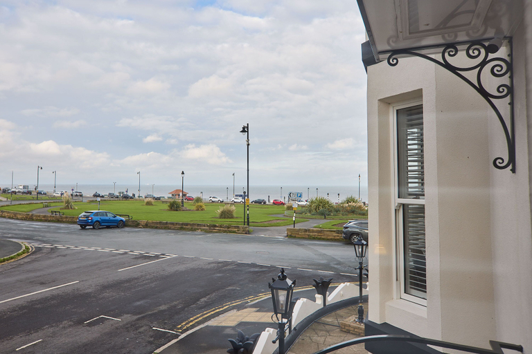 Room 3, Host Stay The Langley Hotel Apartment 7, North Yorkshire