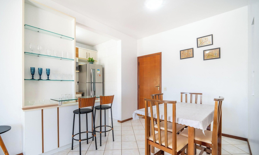 Dining 5, 1-bedroom Apt in Floripa Oan0305, Floriniapolis