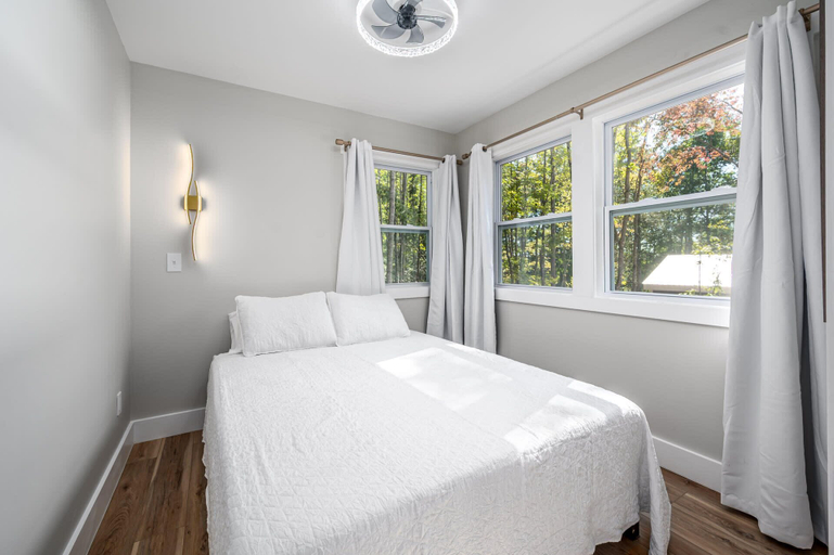 Bedroom 3, H2O Oasis Tree House, Chatham