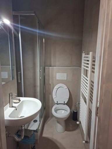 Bathroom 4, Bed in Siena, Siena