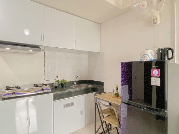 Private kitchen 5, Cozy Minimalist 2Br Apartment At Transpark Cibubur, Depok