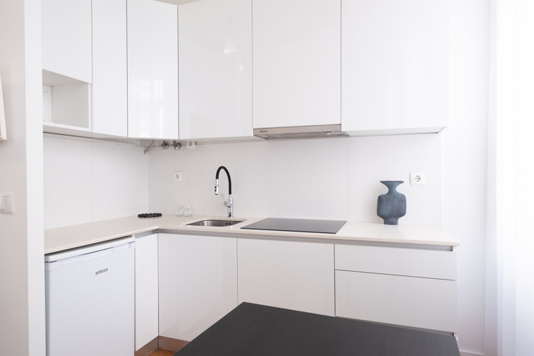Room 2, Braga Essence Studio by Minhos Guest, Braga