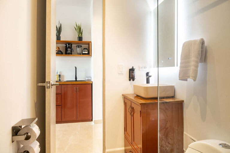 Room 5, w Gleaming Loft w Balcony in Bocagrande, Cartagena de Indias