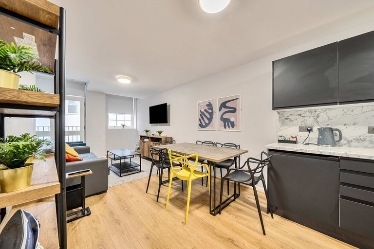 Room 3, Host Stay Apartment 7 Stanley Street, Sefton