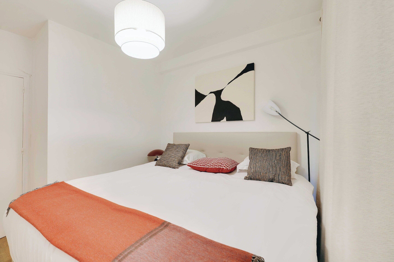 Room 5, Beautiful Apartment 2br/6p - Eiffel Tower, Paris
