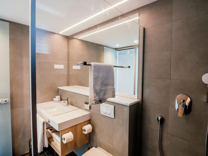 Bathroom 4, Zaton Apartment With Pool for Four, Nin