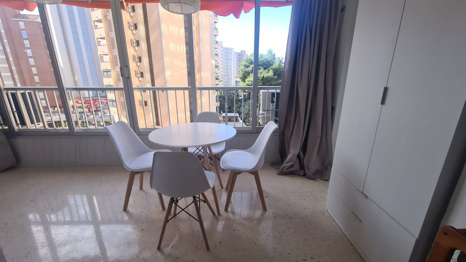 Dining 4, Apartment Near Beach in Benidorm, Alicante